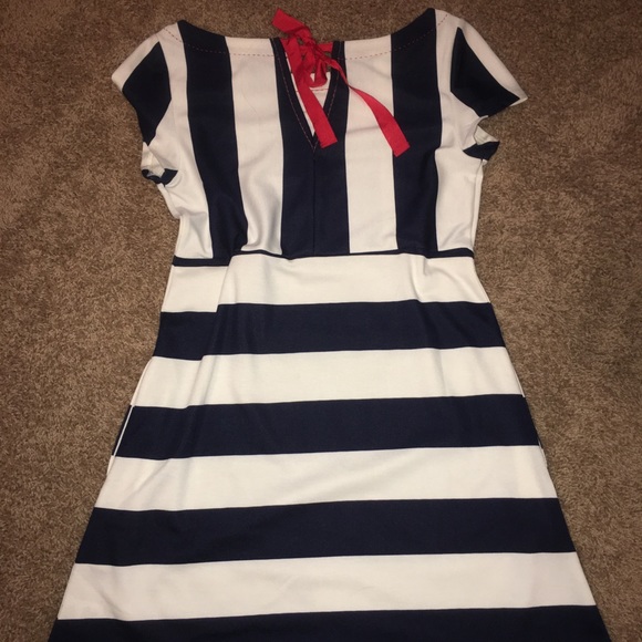 Dress - Picture 3 of 5